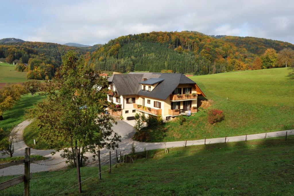 Gasthaus - Gaestehaus Schusterbauer Rein Εξωτερικό φωτογραφία