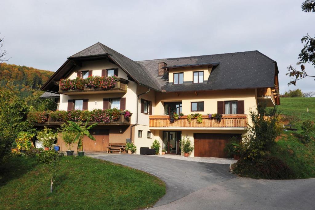 Gasthaus - Gaestehaus Schusterbauer Rein Εξωτερικό φωτογραφία